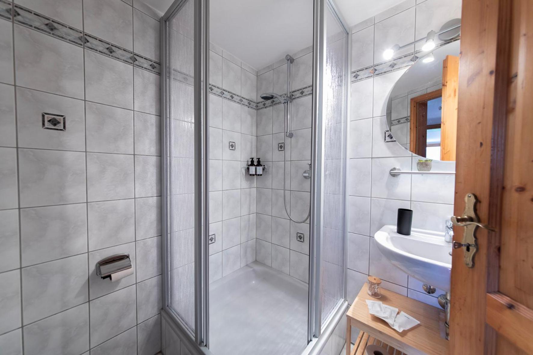 Cozy I Hochwertig Eingerichtet Netflix Parkplatz Nespresso Apartment Longkamp Exterior photo